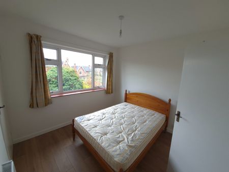 2 Bed Maisonette, Cambridge Court, SW20 - Photo 4