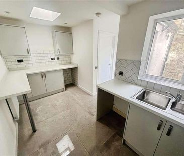 North Road, Porth, CF39 - Photo 6