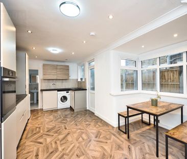 5 bedroom terraced house to rent - Photo 1