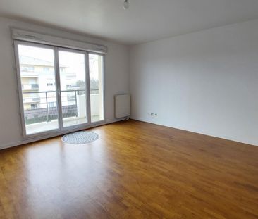location Appartement T2 DE 43.44m² À ELANCOURT - Photo 1