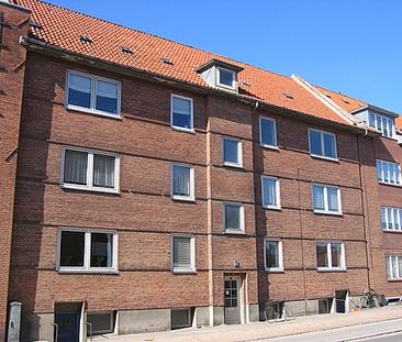 2 værelses – Palnatokesvej 29 kld. th. – Odense C - Photo 1