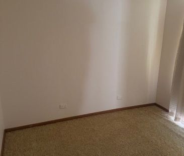 Spacious unit close to CBD - AVAILABLE NOW - Photo 5