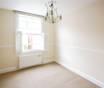 4 bedroom detached house to rent - Photo 2