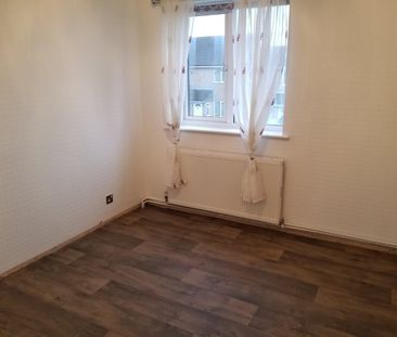 2 Bed Terraced House, Emra Close, BS5 - Photo 4