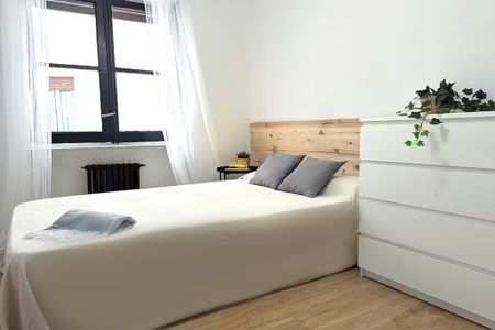 Plaza de Manuel Becerra, Madrid, Community of Madrid 28028 - Photo 3