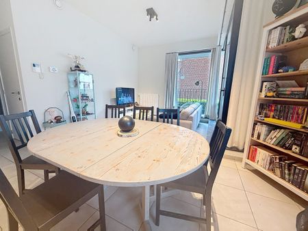 INSTAPKLAAR APPARTEMENT MET STAANPLAATS IN CENTRUM TIELT - Photo 4
