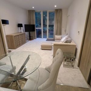 1 bedroom Apartment to rent - Photo 2