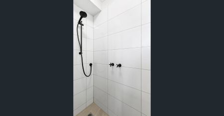 Brightly Renovated Gem - Photo 5