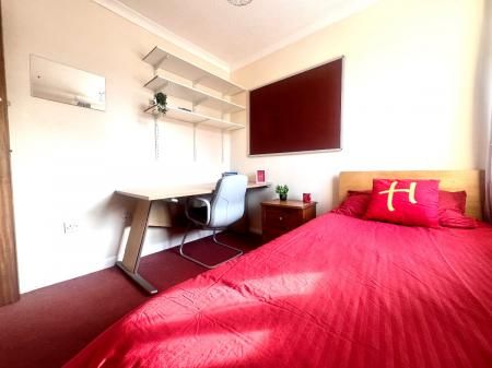 5 Bed Student Home - 43 Kemsing Gardens - Photo 3