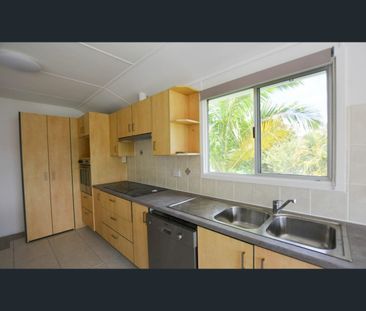 39 Oxleigh Cr, Nambour, Qld 4560 - Photo 3