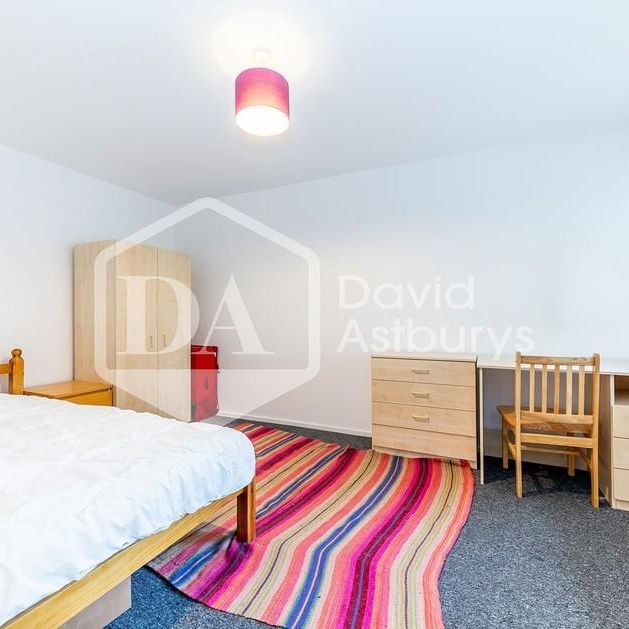 4 bedroom flat to rent - Photo 1