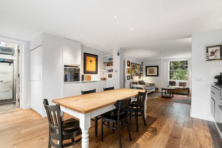 Rochester Square, London, NW1 - Photo 5