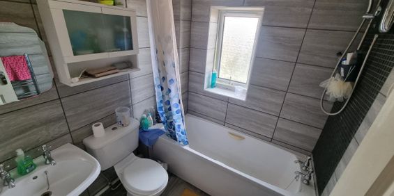 Beech Close - Photo 3