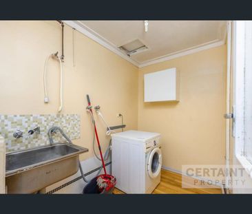 Charming and cozy home at 21 Avonlee Road - Photo 5