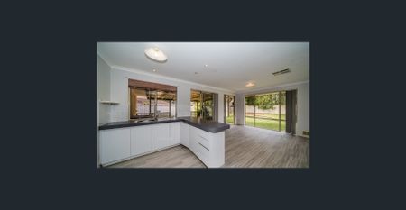 Spacious 5x2 Family Home in Coodanup - Photo 5