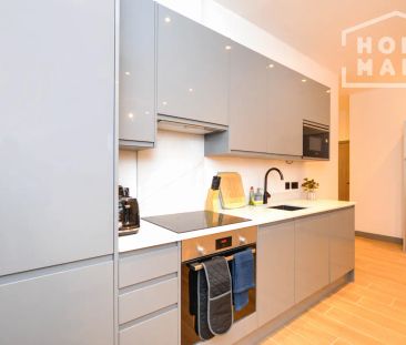 Avenir Court, N12 - Photo 2