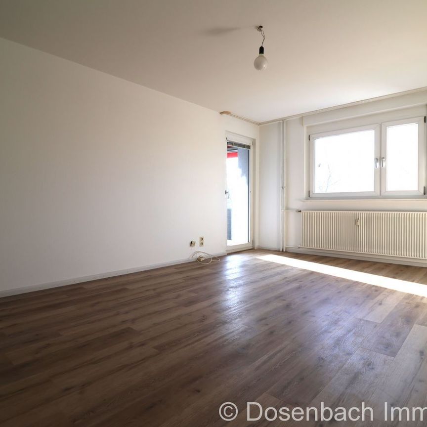 Frisch renovierte 3-Zimmer-Wohnung im 4. Obergeschoss mit Lift und TG-Stellplatz - Photo 1
