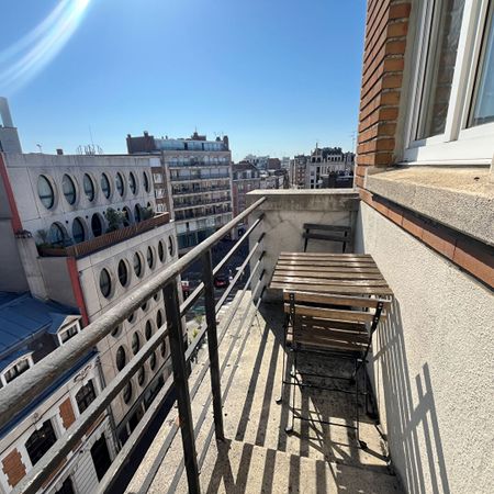 A LOUER – STUDIO MEUBLE de 27.91 m2 – Rue de l’Hôpital Militaire – HYPERCENTRE réf 67412929563 - Photo 4