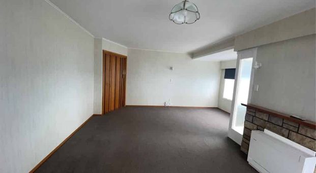 3 BEDROOMS IN SPOTSWOOD. - Photo 1