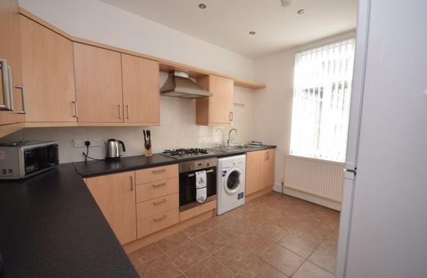 1 bedroom in a house share to rent - Photo 1