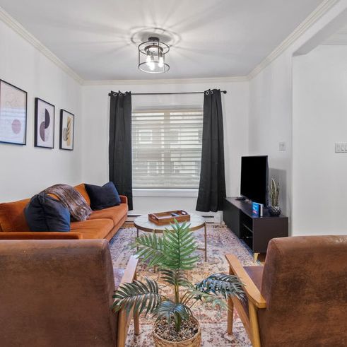 Charlton Street - Photo 1