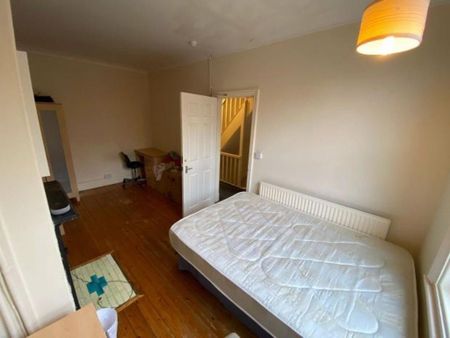 4 bedroom house to rent - Photo 3