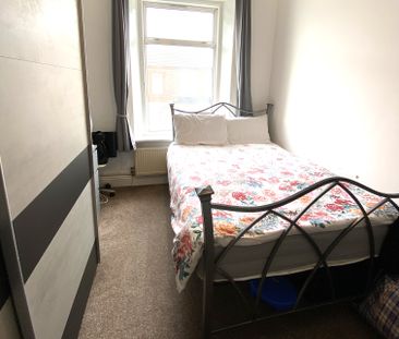 £1,350 PCM, Spacious Modern Three Bedroom, Two Bathroom Maisonette ... - Photo 6