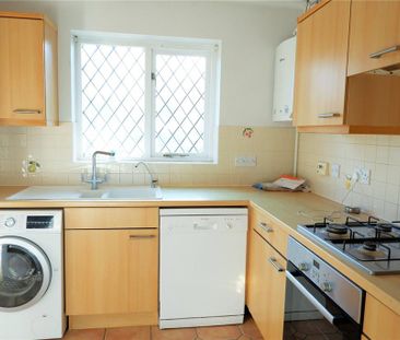 3 bedroom end of terrace house to rent - Photo 4