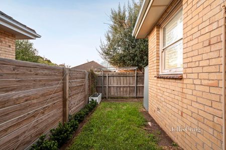 2/6 Strachan Avenue, Manifold Heights - Photo 3