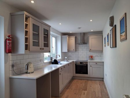 3 bedroom terraced house to rent - Photo 2