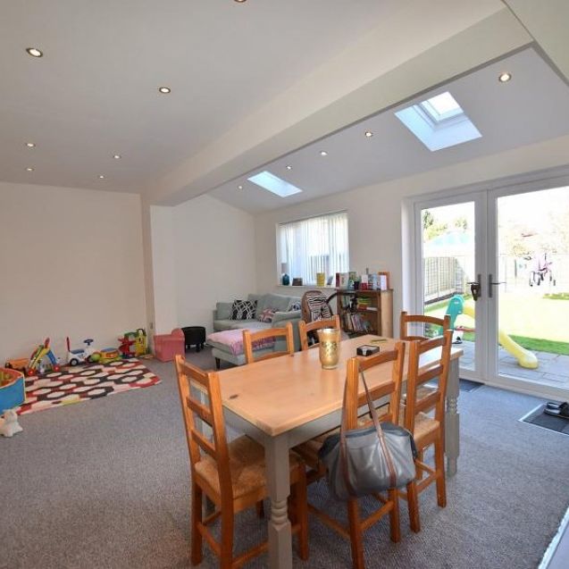 3 Bedroom Semi Detached Available Arranging tenancy - Photo 1