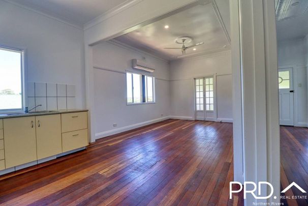 Conveniently Located - Photo 1