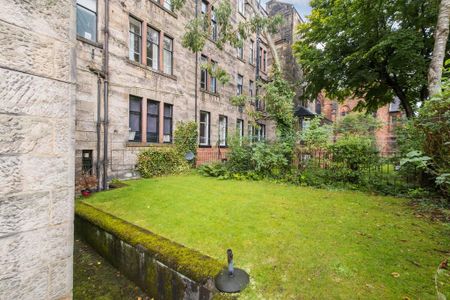 3 bedroom flat to rent - Photo 3