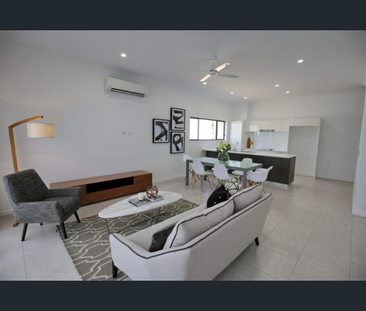 4 BEDROOM TOWNHOUSE WITH POOL - Photo 1