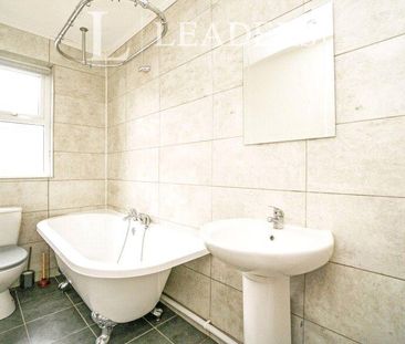 6 bedroom semi-detached house to rent - Photo 1