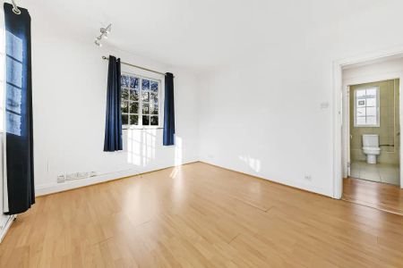 2 bedroom flat in Bloomfield Road - Photo 4