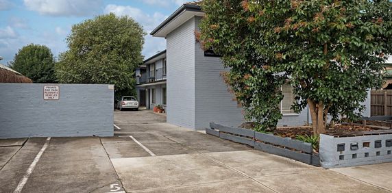 6/43 Gillies Street, Fairfield - Photo 2