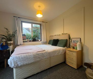 4 bedroom semi-detached house to rent - Photo 4