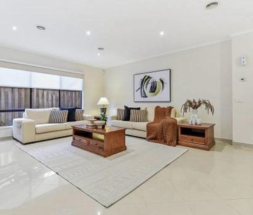 Modern, Large Family Home! - Photo 2