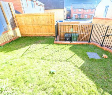 3 bedroom semi-detached house to rent - Photo 3