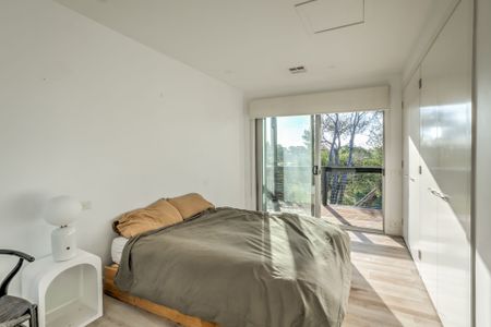 Coastal Family Retreat with 2 living spaces - Photo 3