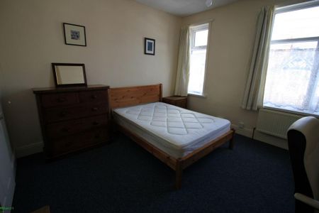 4 bedroom terraced house to rent - Photo 5