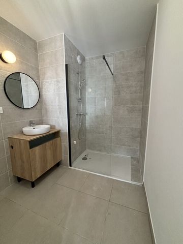 Location Appartement 2 pièces 45m² MONTPELLIER 34000 - Photo 4