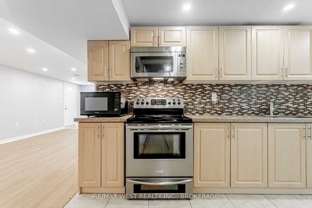 For Lease - 31 Clair Road Unit# Basement, Toronto, Ontario - Photo 1