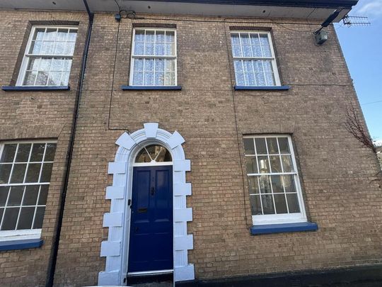 2 bedroom flat to rent - Photo 1