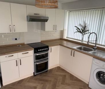 2 bedroom detached bungalow to rent - Photo 2
