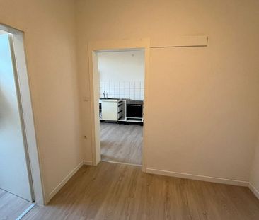 Helle Wohnung mit Charme - neu renoviert mit Küche - Photo 3