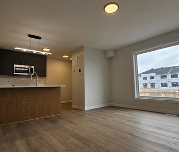 For Lease - 801 Glenroy Gilbert Drive Unit# 17, Barrhaven, Ontario - Photo 6