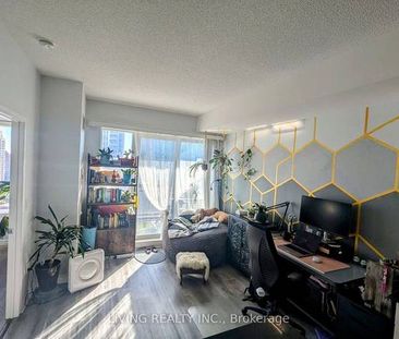 Confederation/Prince of Wales-Luxurious Bright 1Bdrm+Den 1Bath 1Parkin - Photo 3