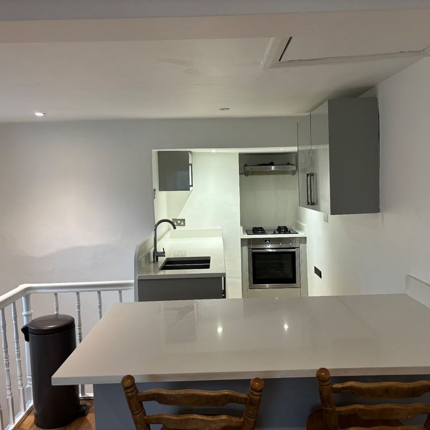 1 Bed Flat, Byrne Road, SW12 - Photo 1